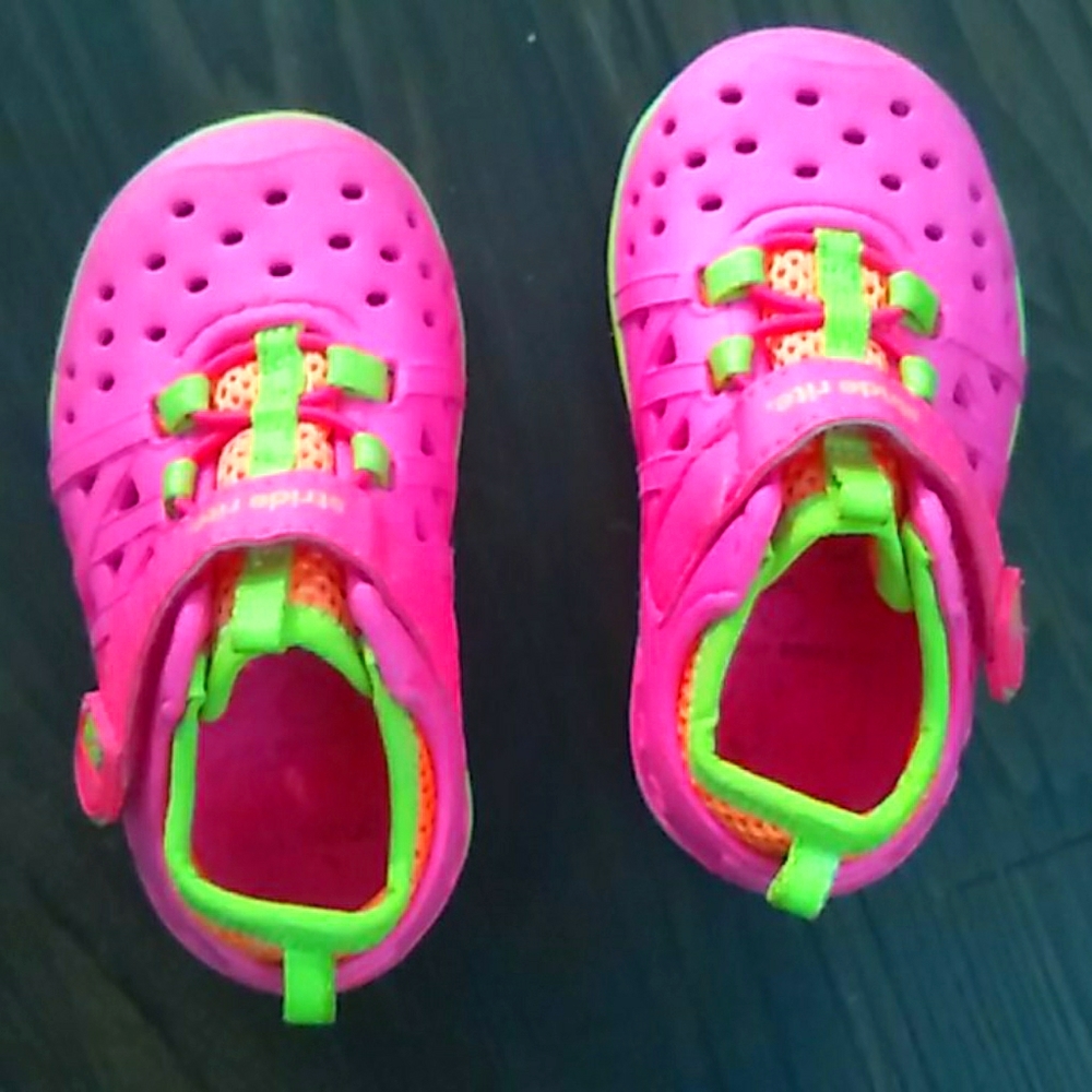 Girls sandals